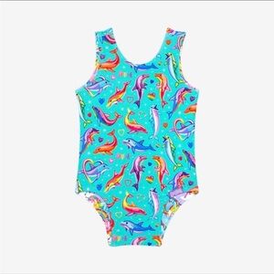 Posh Peanut Lisa
Frank Dancing
Dolphins Reversible
One Piece Swimsuit
-0-3 Мо.